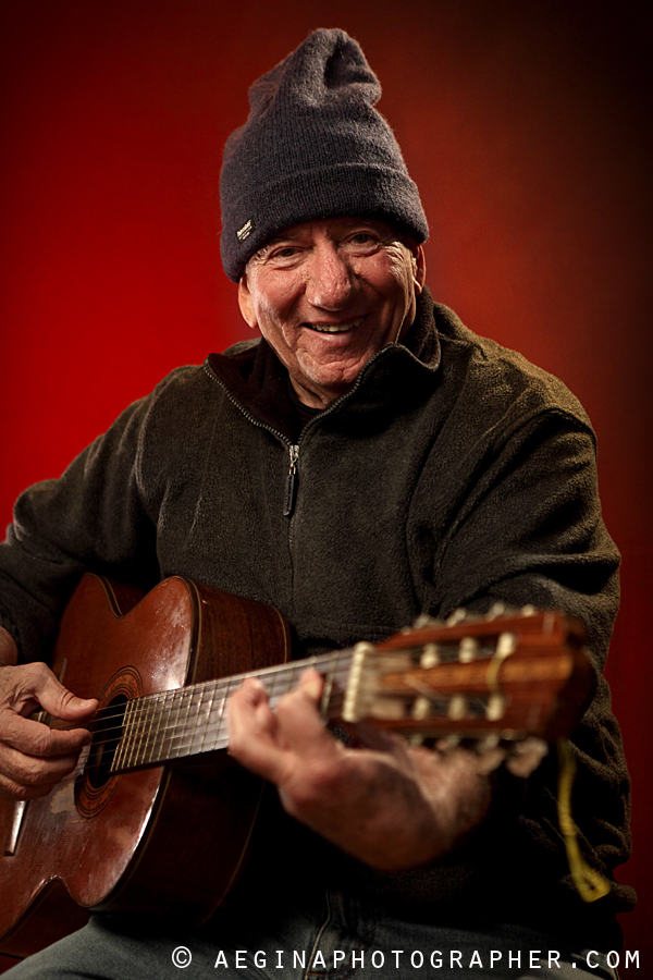 Γιώργος Μαρίνος o   Aυθεντικός καλλιτέχνης