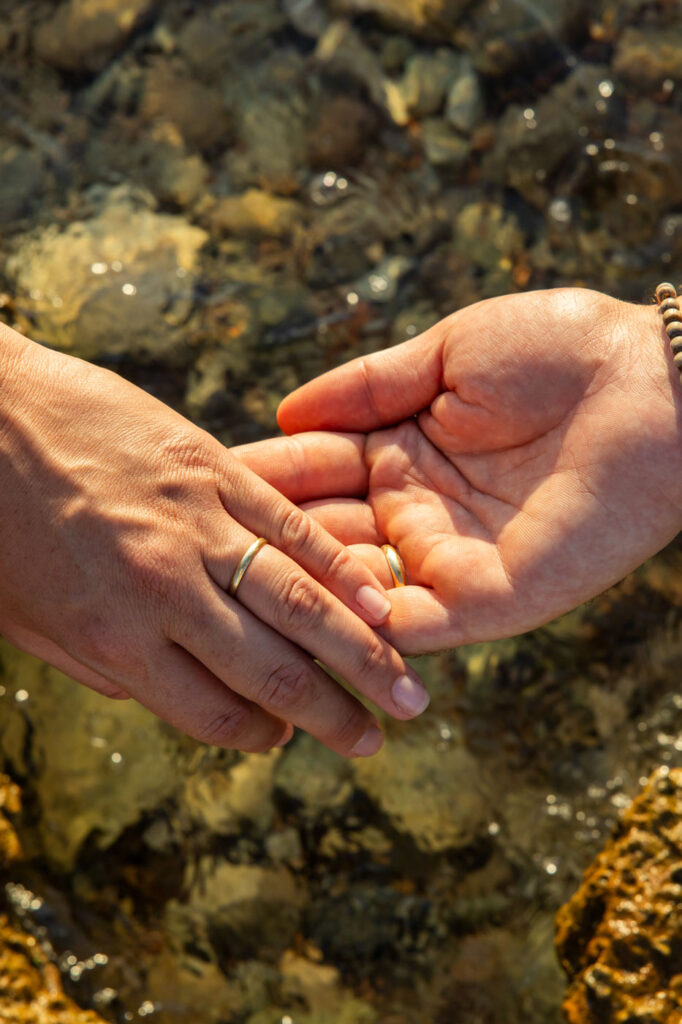 Julie and Nicolas_romantic_wedding_Mitropoli_aegina_photographer-1_saliarelis_party_