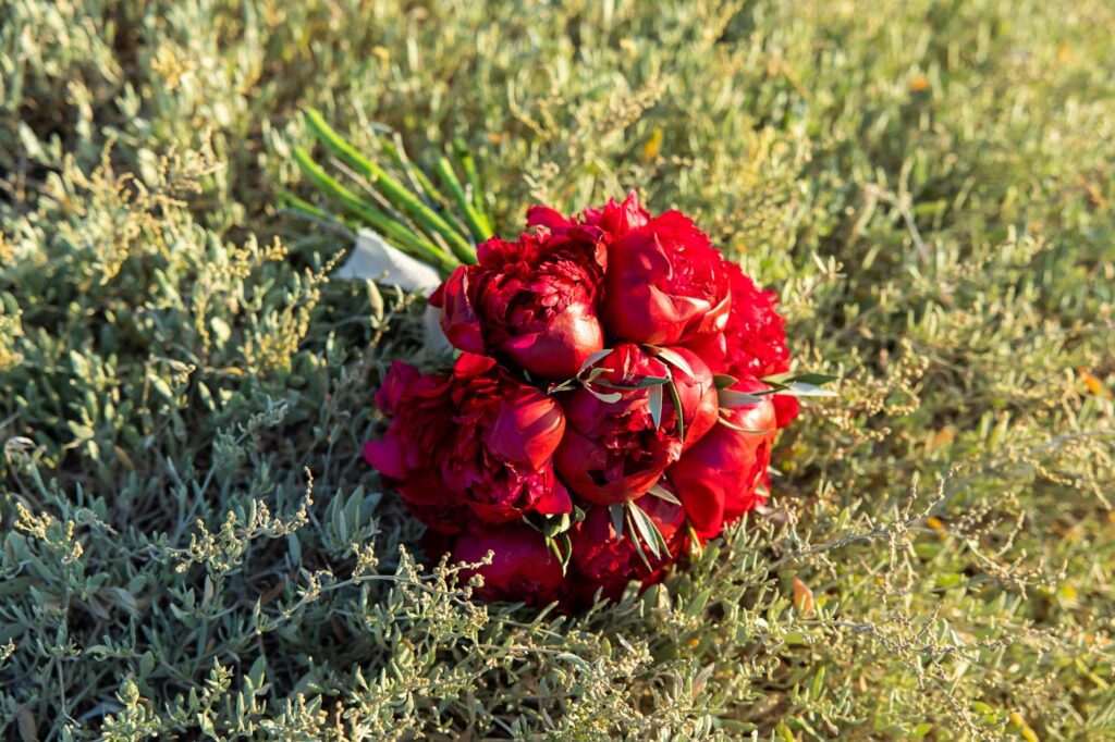 Julie and Nicolas_romantic_wedding_Mitropoli_aegina_photographer-1_saliarelis_party_