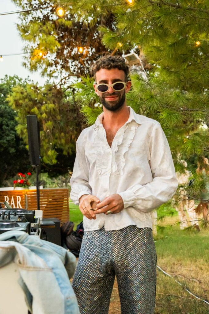 Julie and Nicolas_romantic_wedding_Mitropoli_aegina_photographer-1_saliarelis_party_